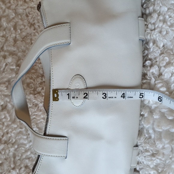 Tod's Shoulder Bag - Picture 13 of 16